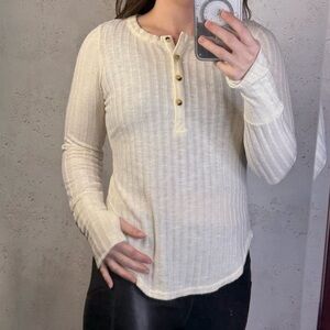 Chaser Long Sleeve Thermal Style Top Cream New With Tags Size Medium Small